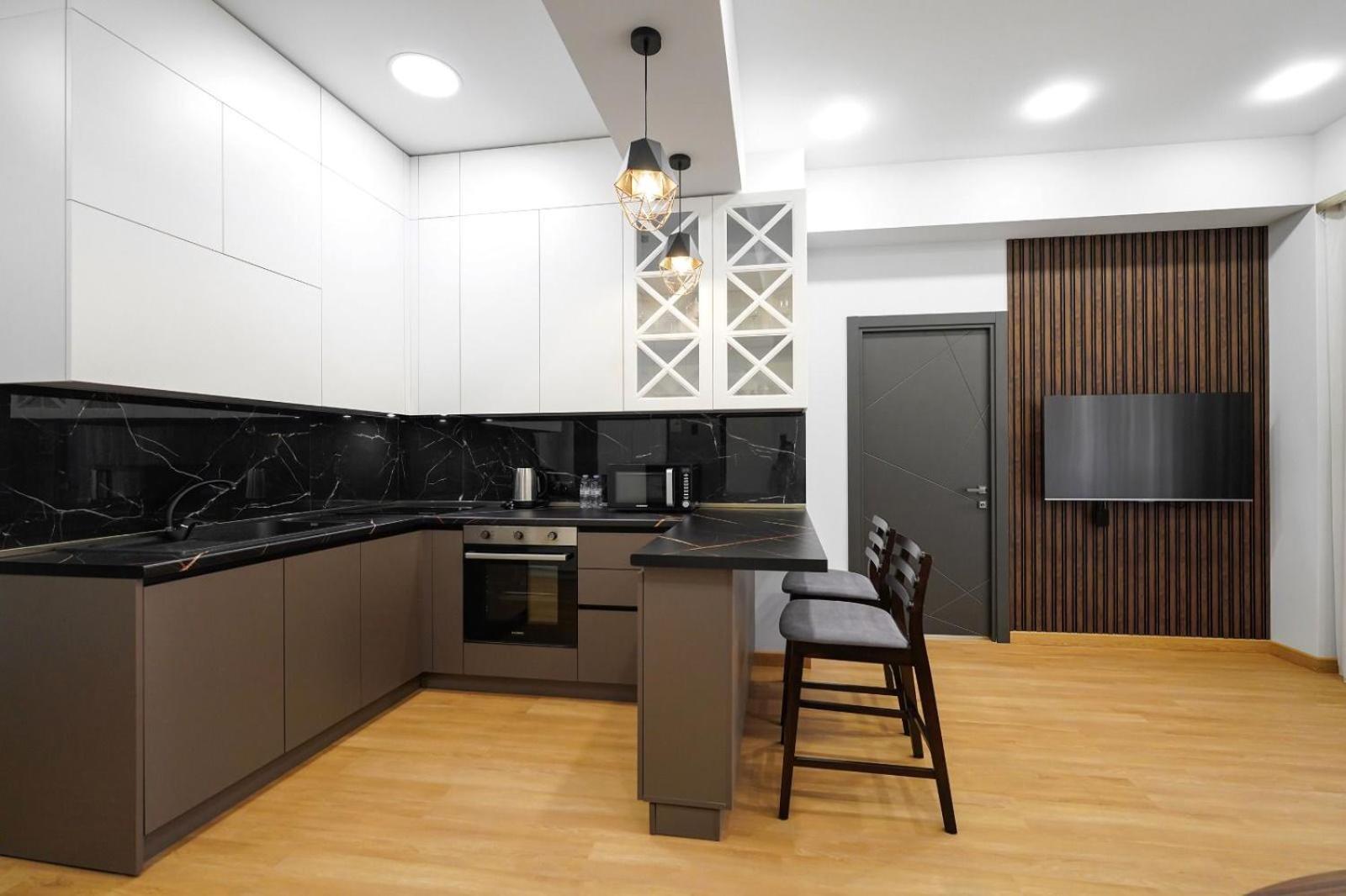 Fantastic Apartments Near Republic Square, Perfect Location, Mystreet Company エレバン エクステリア 写真