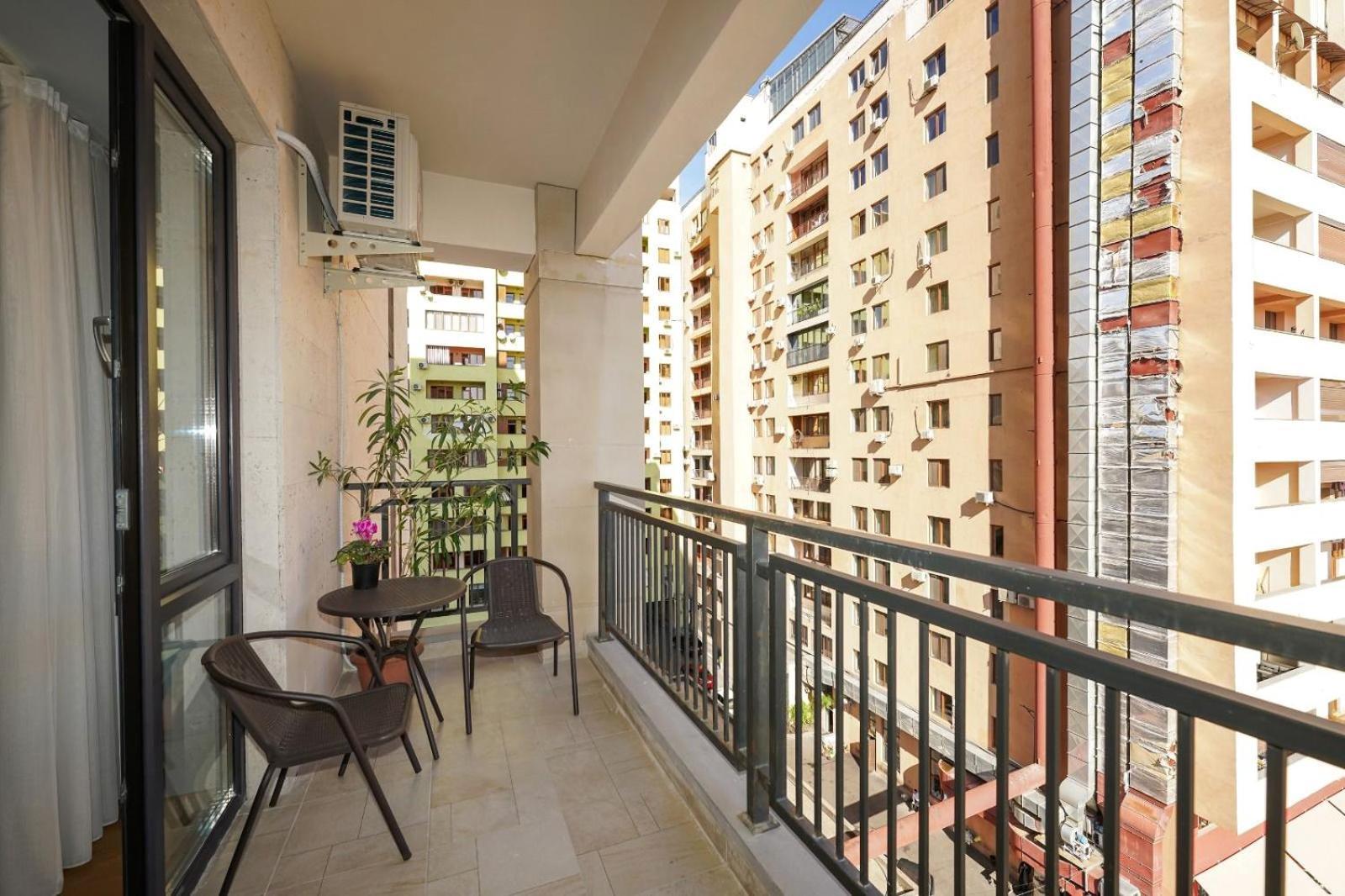 Fantastic Apartments Near Republic Square, Perfect Location, Mystreet Company エレバン エクステリア 写真