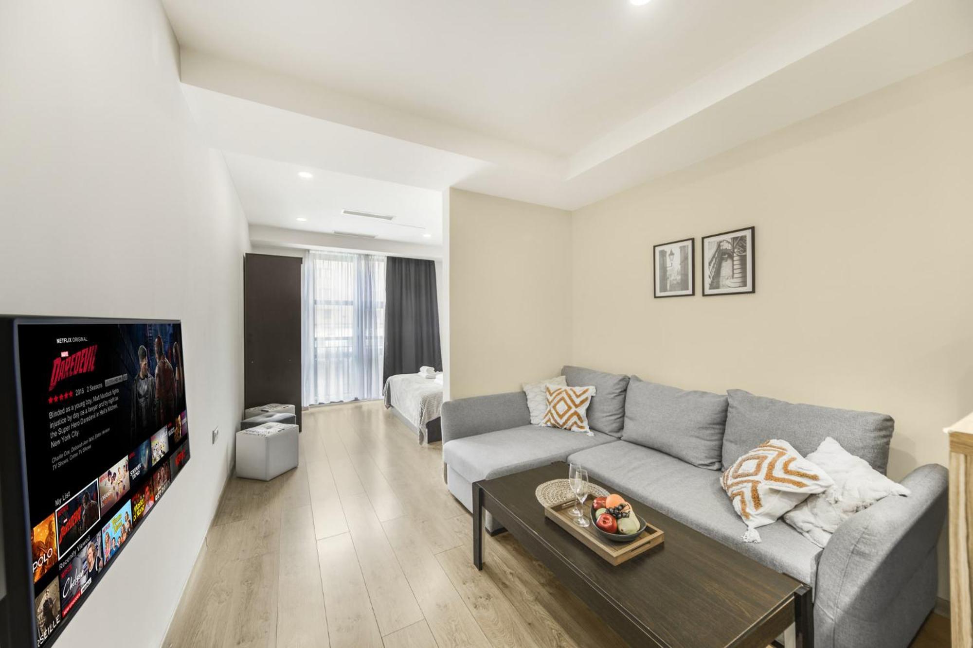Fantastic Apartments Near Republic Square, Perfect Location, Mystreet Company エレバン エクステリア 写真
