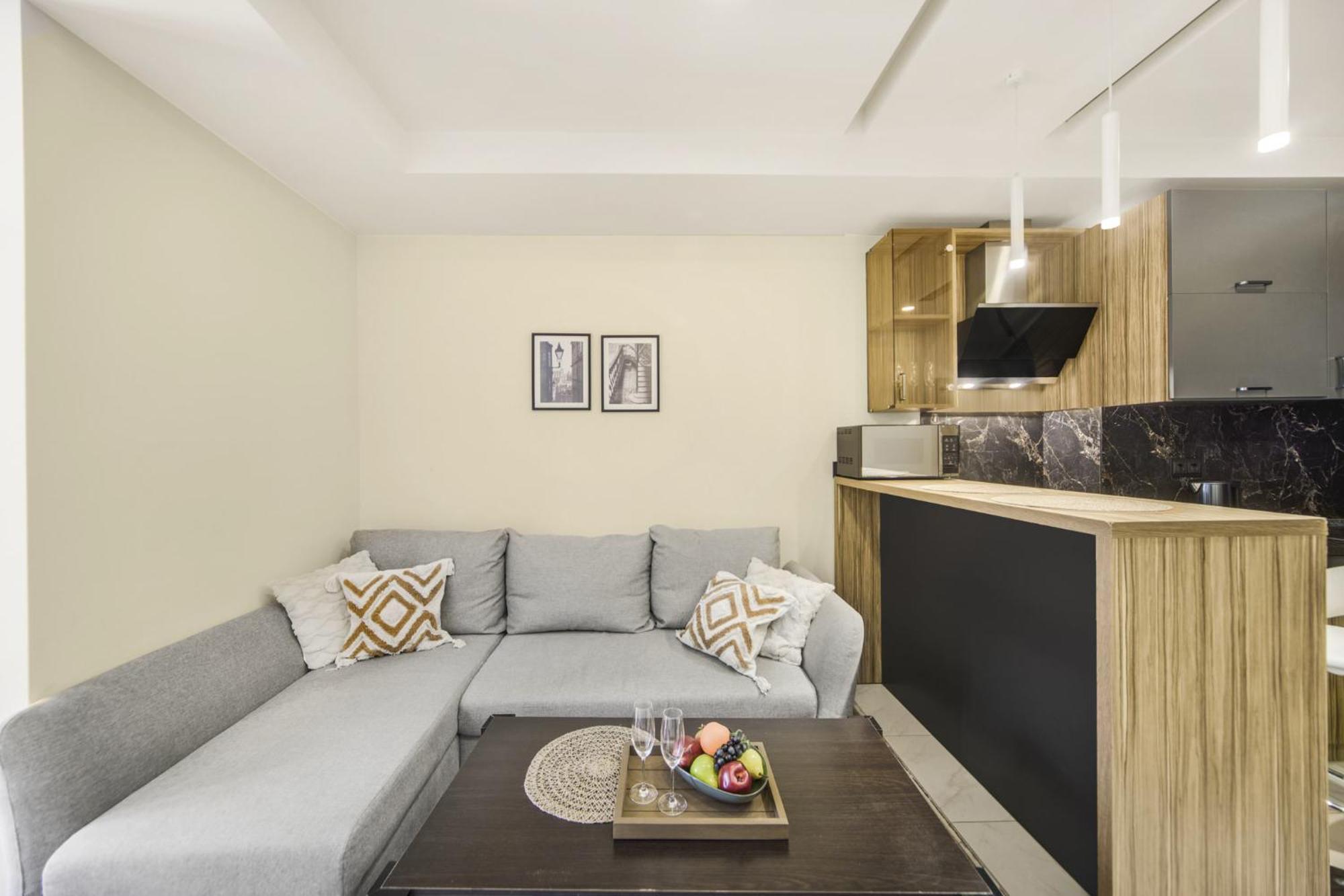 Fantastic Apartments Near Republic Square, Perfect Location, Mystreet Company エレバン エクステリア 写真